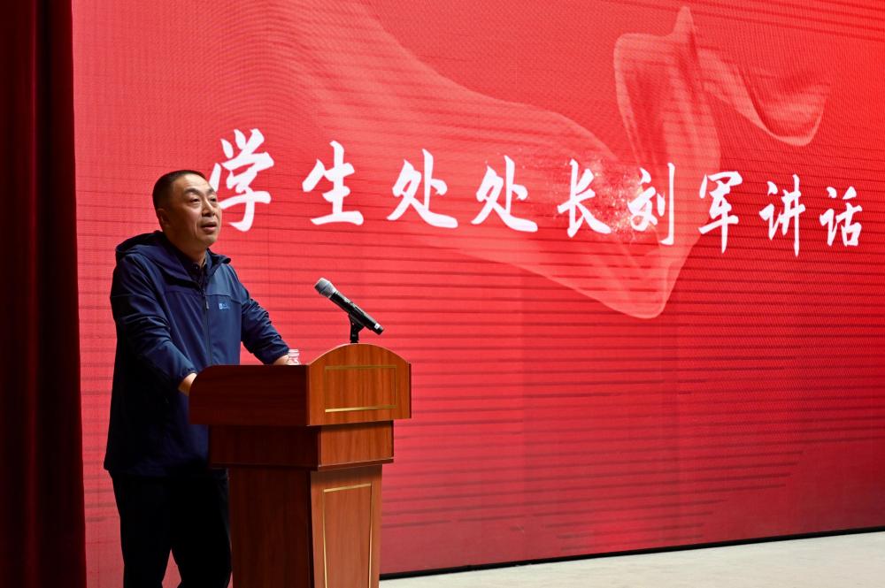 继续了解用专业能力记录时代