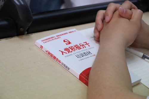 为加强对研究生入党积极分子的培养豪门