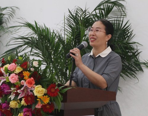 豪门国际首次注册副教授